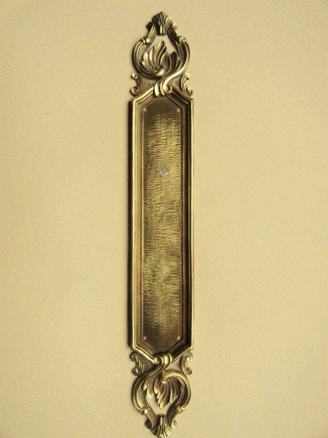 Agencement et décoration : Plaque de propreté style  - Louis XV - Référence 26002