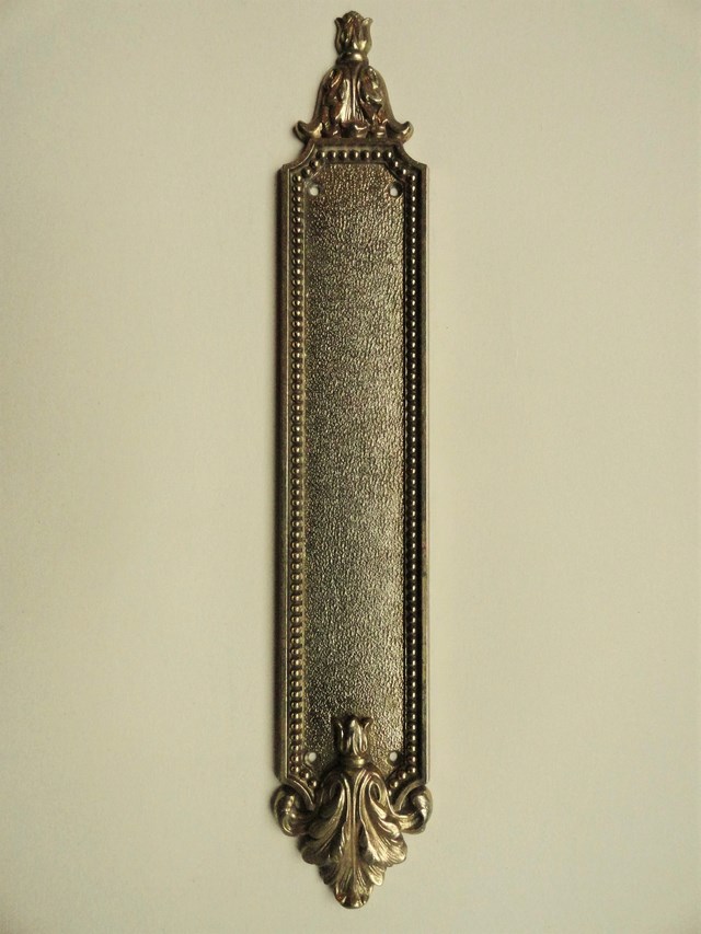 Agencement et décoration : Plaque de propreté style  - Louis XVI - Référence 26084