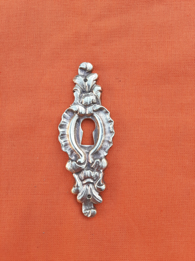 Ameublement : Entrée de clef style  - Louis XV - Référence 259 R