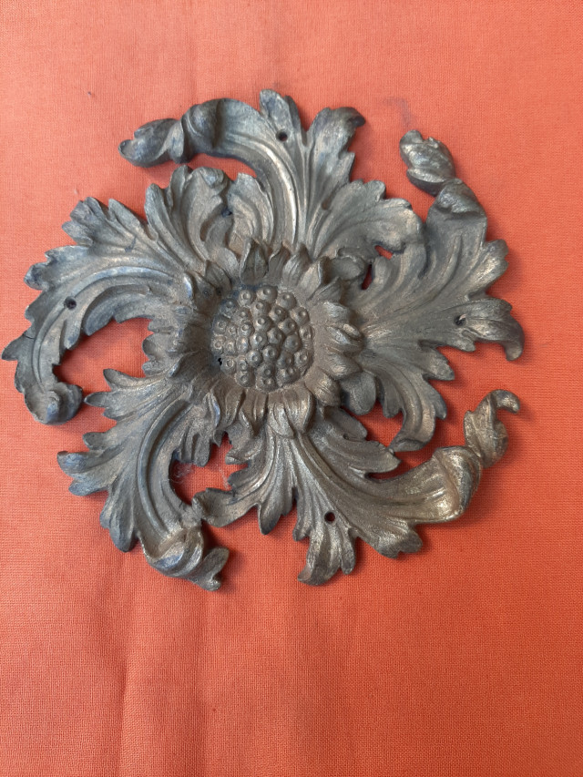Ameublement : Rosace décorative style  - Louis XV - Référence 54000