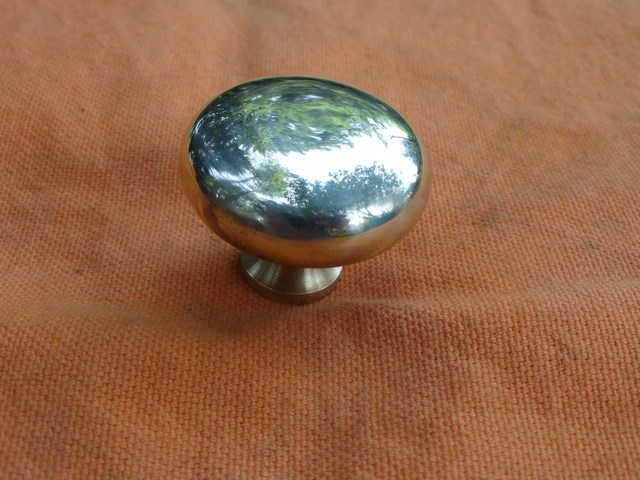 Furnishing : Knob style  - English - Reference 28