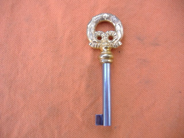 Furnishing : Key style  - Bit key - Reference 2200