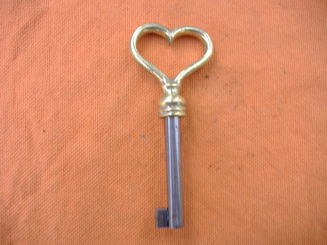 Furnishing : Key style  - Bit key - Reference 2208