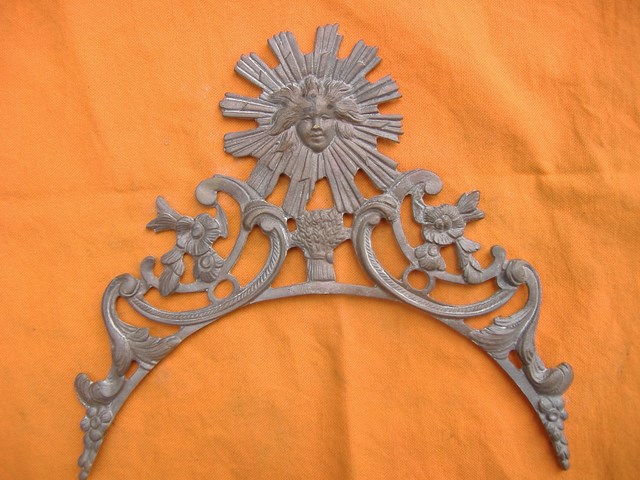 Watchmaking : Pediment style  -  - Reference 11