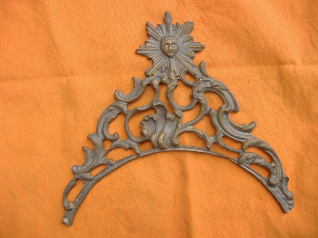 Watchmaking : Pediment style  -  - Reference 30