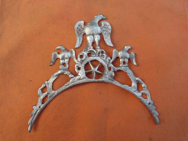 Watchmaking : Pediment style  -  - Reference 58